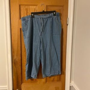 2X light blue denim Capri